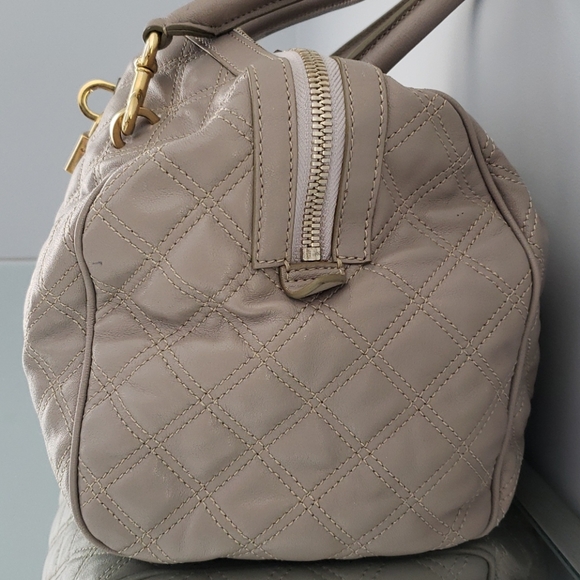 SOLD 🌟NEW Marc Jacobs Quilted Leather Handbag - Picture 3 of 7